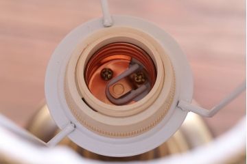 中古　ヤマギワ(yamagiwa)　シックなテーブルスタンド