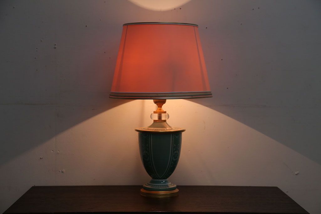 中古　ヤマギワ(yamagiwa)　イタリアLe porcellane社製テーブルスタンド