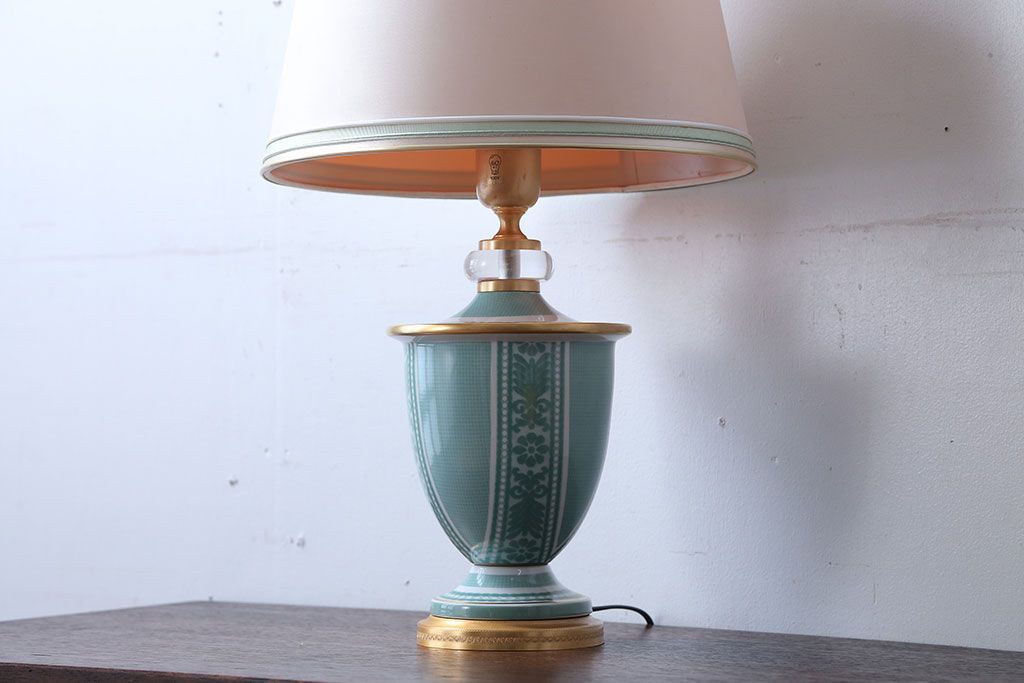 中古　ヤマギワ(yamagiwa)　イタリアLe porcellane社製テーブルスタンド