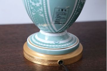 中古　ヤマギワ(yamagiwa)　イタリアLe porcellane社製テーブルスタンド