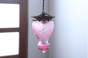 フランスアンティーク　繊細なデザインが美しいペンダントライト(バカラ?)