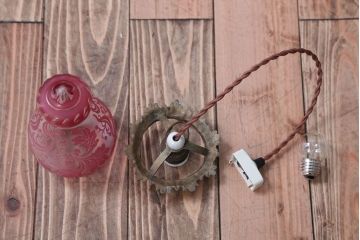 フランスアンティーク　繊細なデザインが美しいペンダントライト(バカラ?)