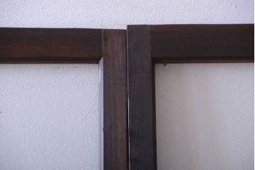 アンティーク　古い木のシンプルでおしゃれなガラス戸2枚セット