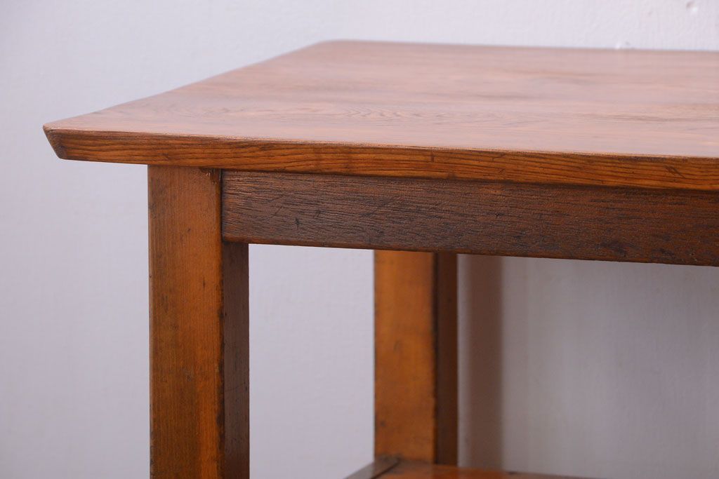 レトロ家具　和製アンティーク　レトロでかわいい小さなサイドテーブル