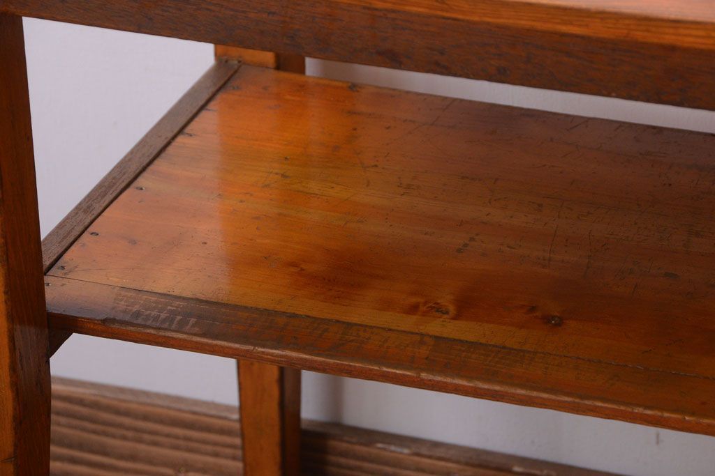 レトロ家具　和製アンティーク　レトロでかわいい小さなサイドテーブル