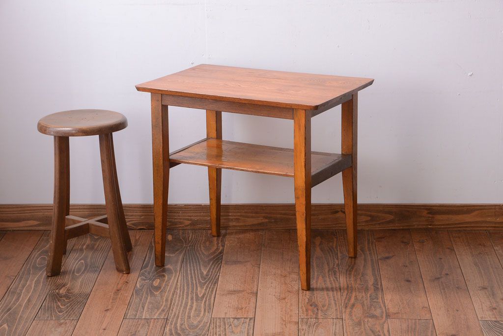 レトロ家具　和製アンティーク　レトロでかわいい小さなサイドテーブル