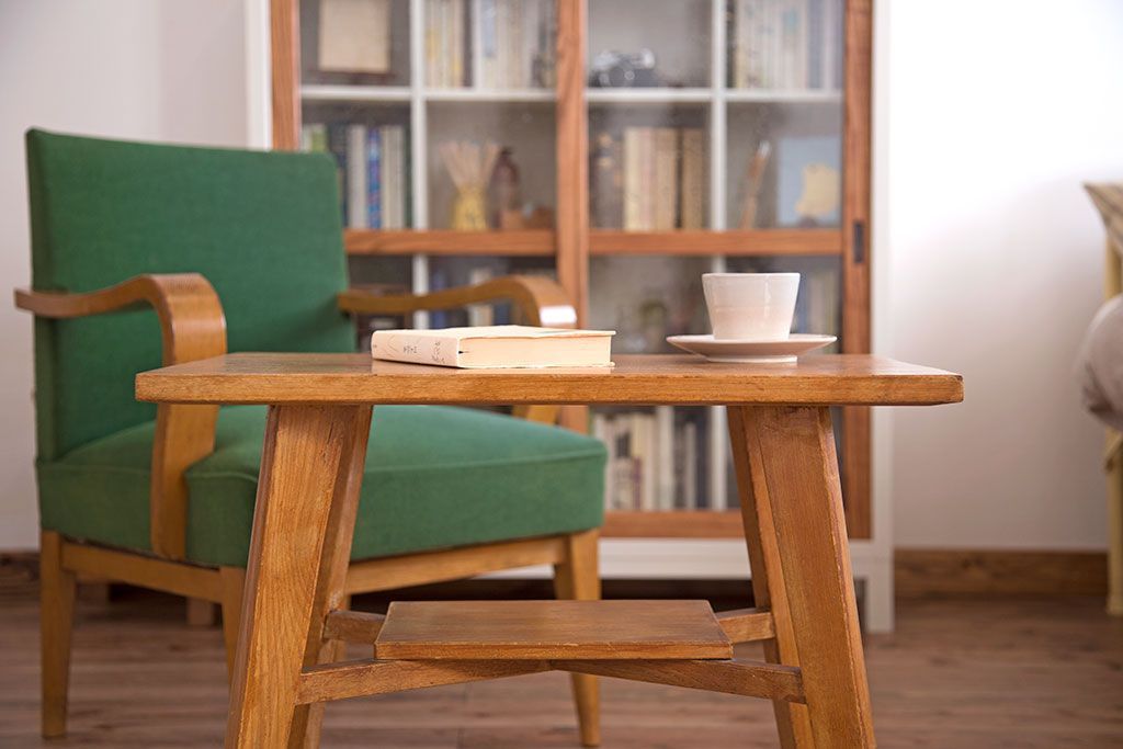 アンティーク家具　和製アンティーク　古いナラ材の小さなサイドテーブル