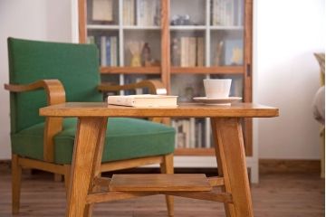 アンティーク家具　和製アンティーク　古いナラ材の小さなサイドテーブル