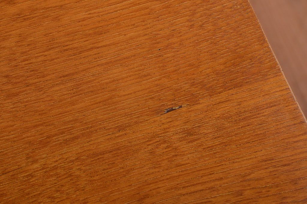 アンティーク家具　和製アンティーク　古いナラ材の小さなサイドテーブル