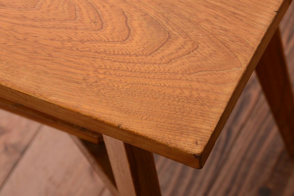アンティーク家具　和製アンティーク　古いナラ材の小さなサイドテーブル