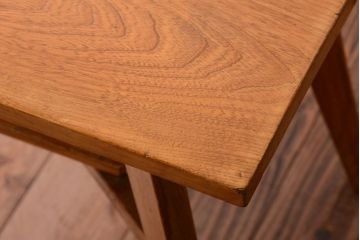 アンティーク家具　和製アンティーク　古いナラ材の小さなサイドテーブル
