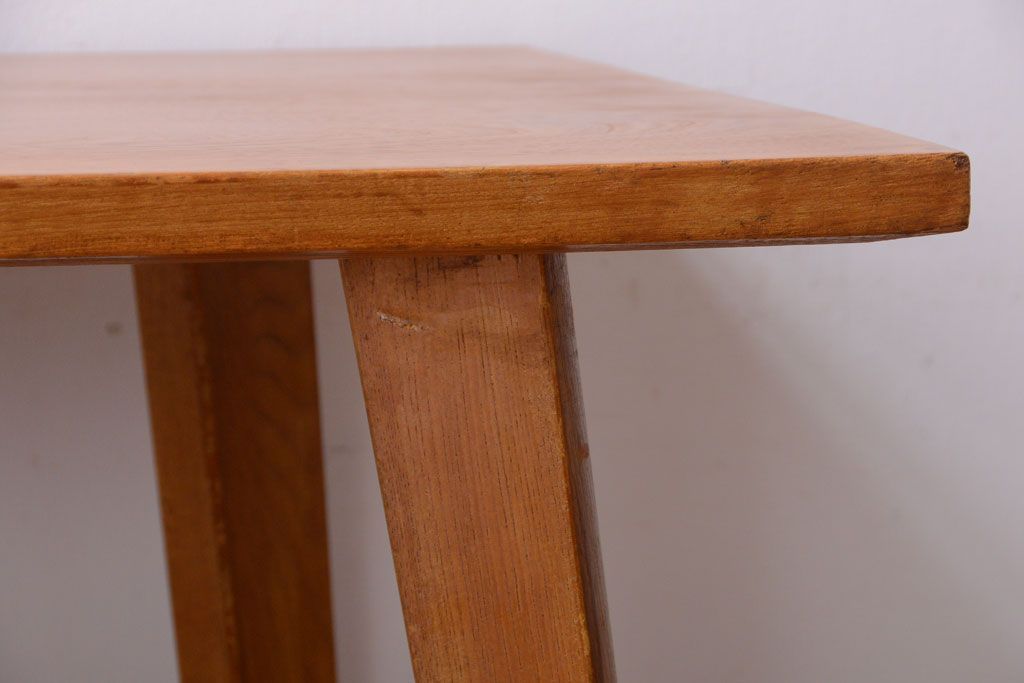 アンティーク家具　和製アンティーク　古いナラ材の小さなサイドテーブル