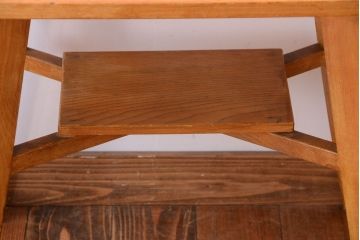 アンティーク家具　和製アンティーク　古いナラ材の小さなサイドテーブル