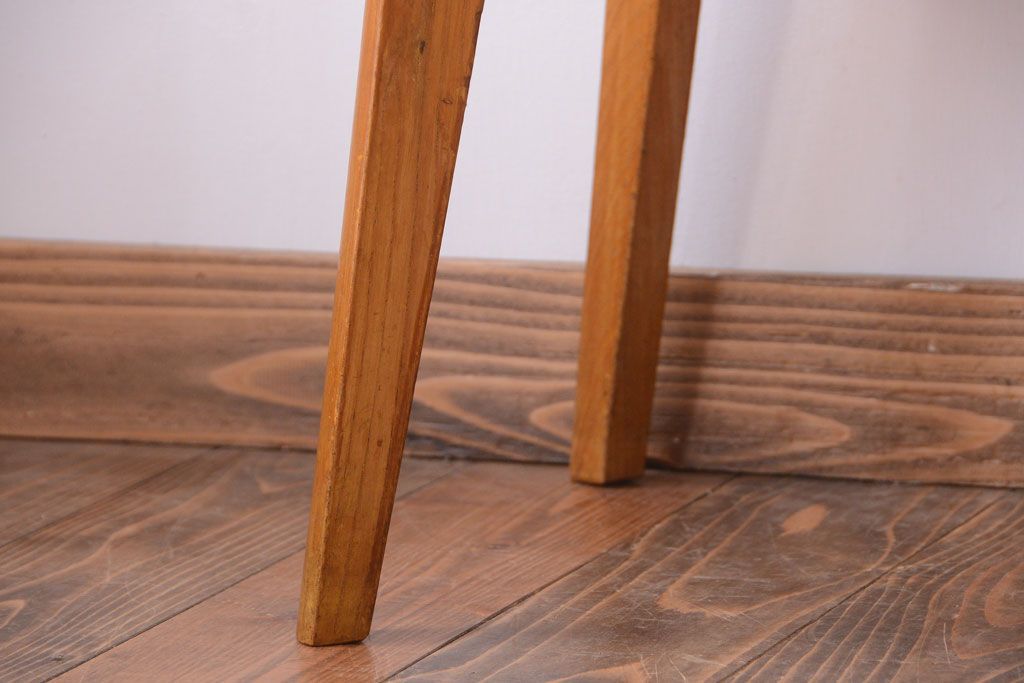 アンティーク家具　和製アンティーク　古いナラ材の小さなサイドテーブル