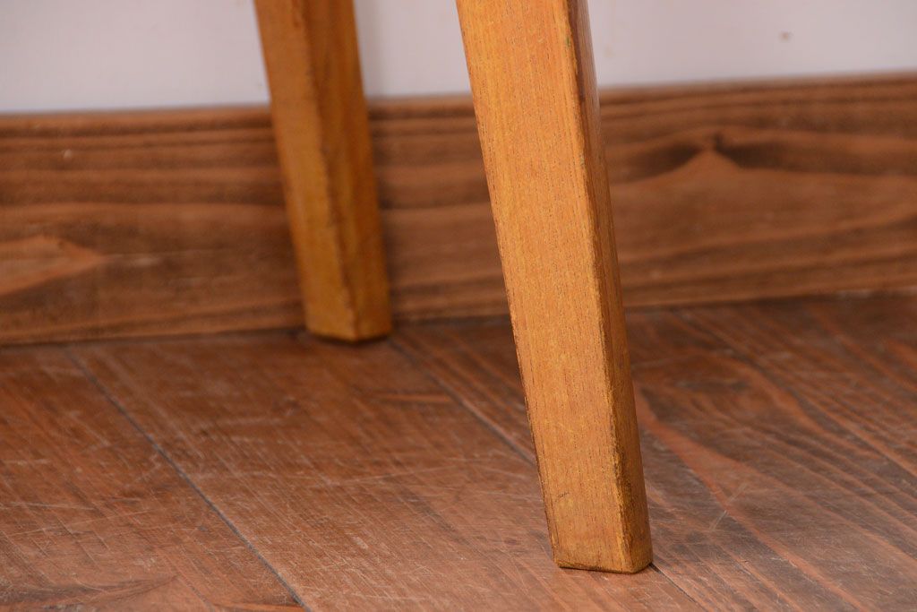 アンティーク家具　和製アンティーク　古いナラ材の小さなサイドテーブル