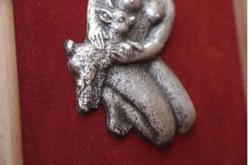 アンティーク雑貨　小森邦夫作・仔鹿と森の妖精　壁掛けブロンズレリーフ