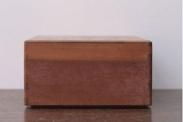 アンティーク雑貨　大正〜昭和初期　牡丹に鶯の図・可愛らしい木箱(小箱)