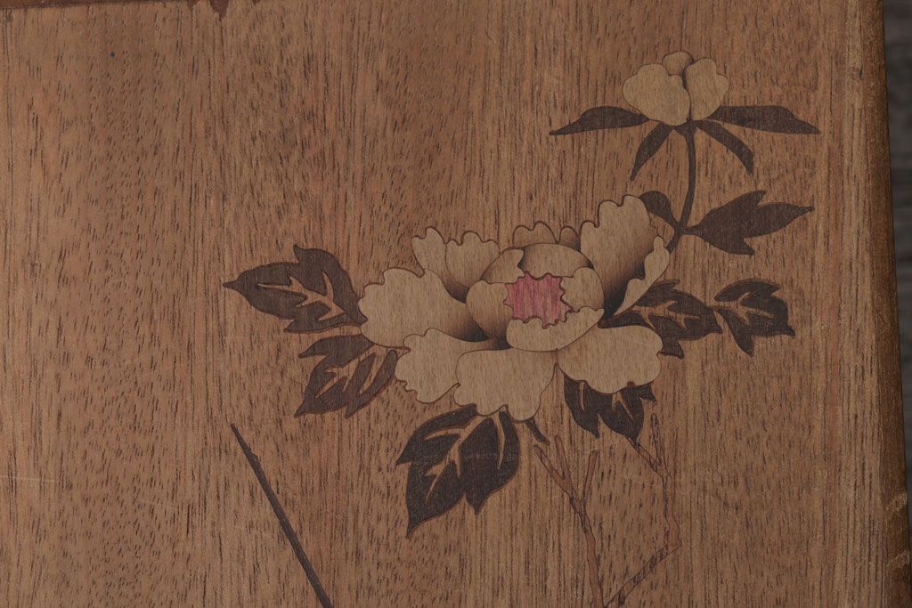 アンティーク雑貨　大正〜昭和初期　牡丹に鶯の図・可愛らしい木箱(小箱)