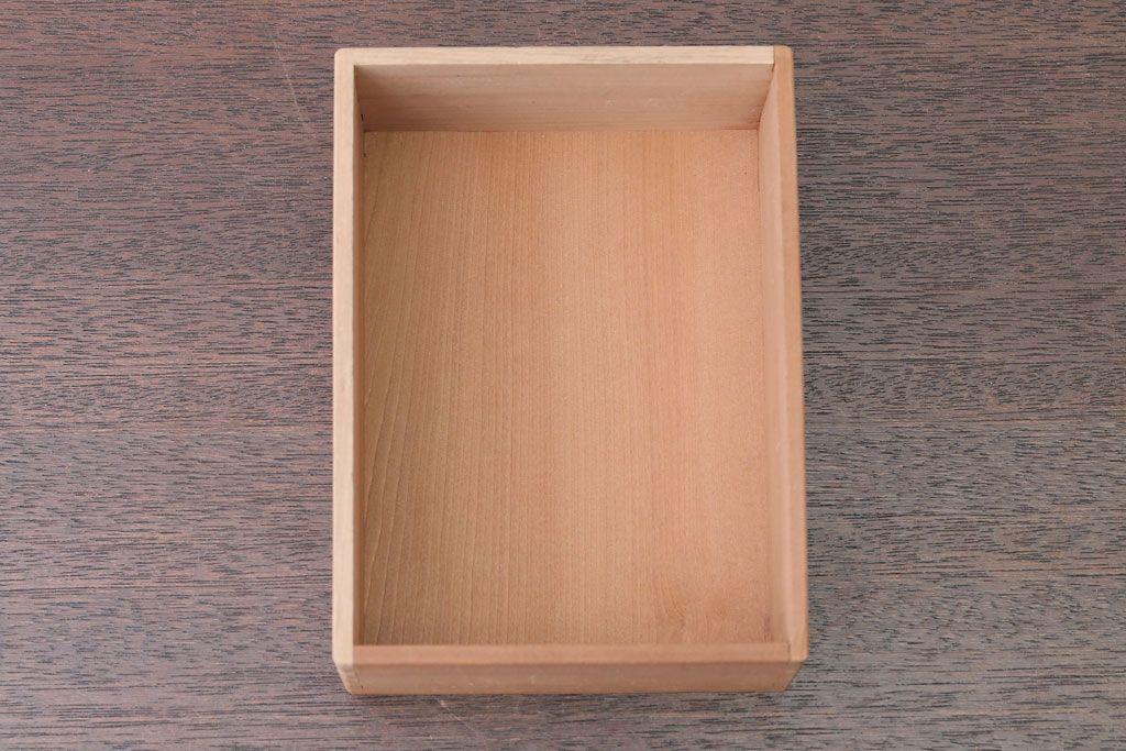 アンティーク雑貨　大正〜昭和初期　牡丹に鶯の図・可愛らしい木箱(小箱)