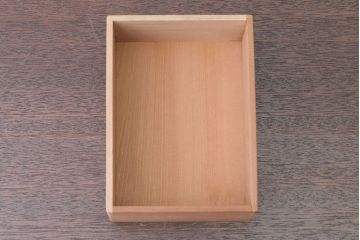 アンティーク雑貨　大正〜昭和初期　牡丹に鶯の図・可愛らしい木箱(小箱)