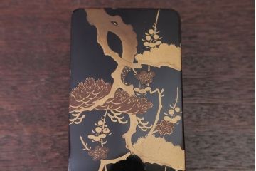 アンティーク雑貨　アンティーク　梅花の図・蒔絵文箱(漆器、梨地)