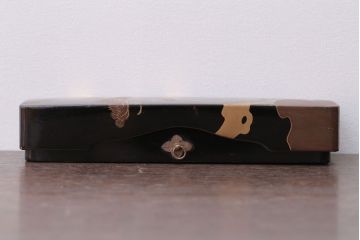 アンティーク雑貨　アンティーク　梅花の図・蒔絵文箱(漆器、梨地)