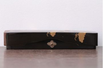 アンティーク雑貨　アンティーク　梅花の図・蒔絵文箱(漆器、梨地)