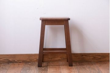 レトロ家具　昭和レトロ　古い木のシンプルな角スツール