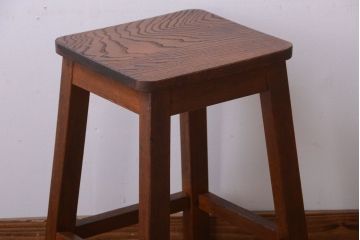 レトロ家具　昭和レトロ　古い木のシンプルな角スツール