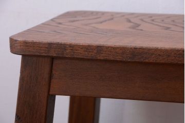 レトロ家具　昭和レトロ　古い木のシンプルな角スツール