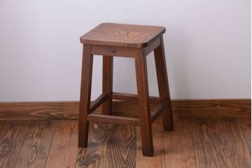 レトロ家具　昭和レトロ　古い木のシンプルな角スツール