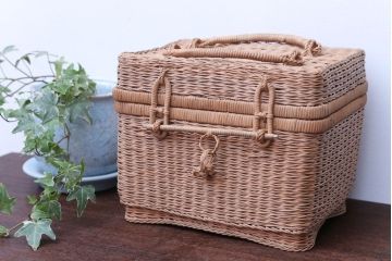 アンティーク雑貨　アンティーク　レトロでかわいいバスケット(2)