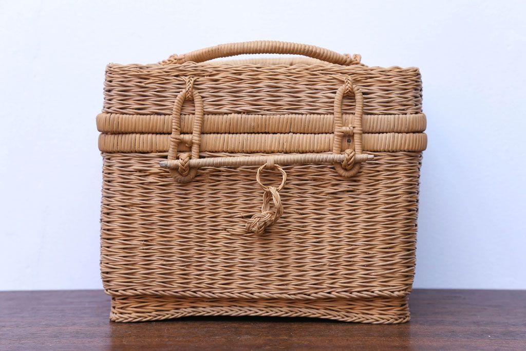 アンティーク雑貨　アンティーク　レトロでかわいいバスケット(2)
