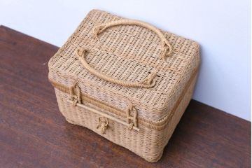 アンティーク雑貨　アンティーク　レトロでかわいいバスケット(2)