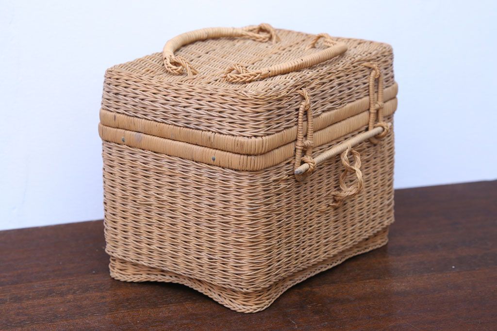 アンティーク雑貨　アンティーク　レトロでかわいいバスケット(2)
