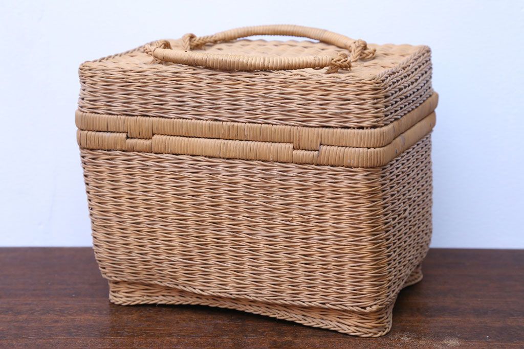 アンティーク雑貨　アンティーク　レトロでかわいいバスケット(2)