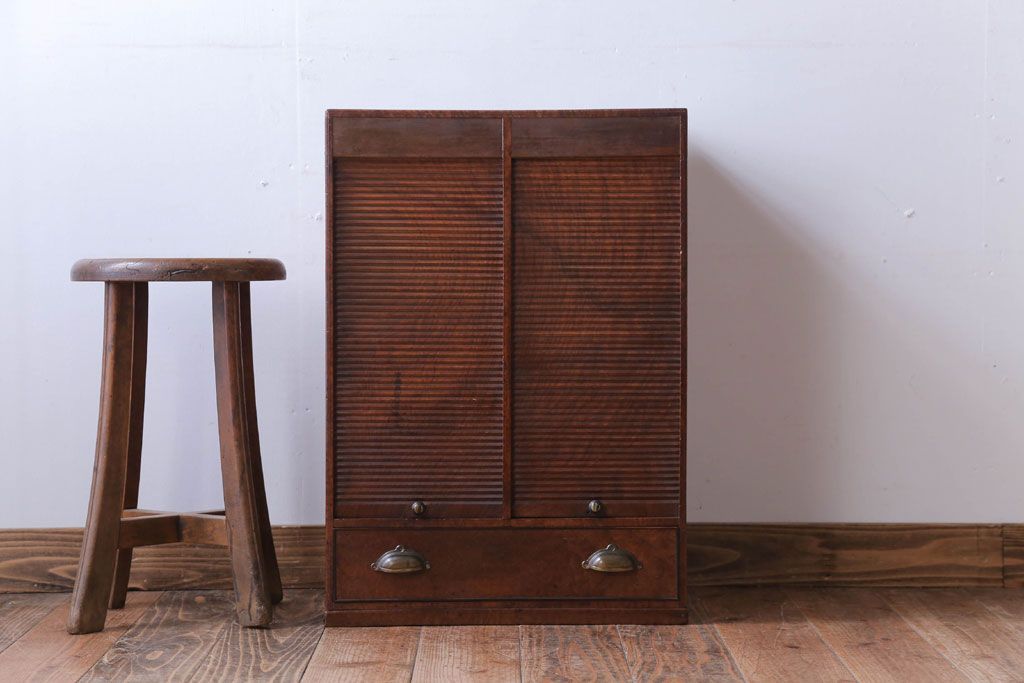 アンティーク家具　アンティーク　木製の蛇腹シャッター付小引き出し