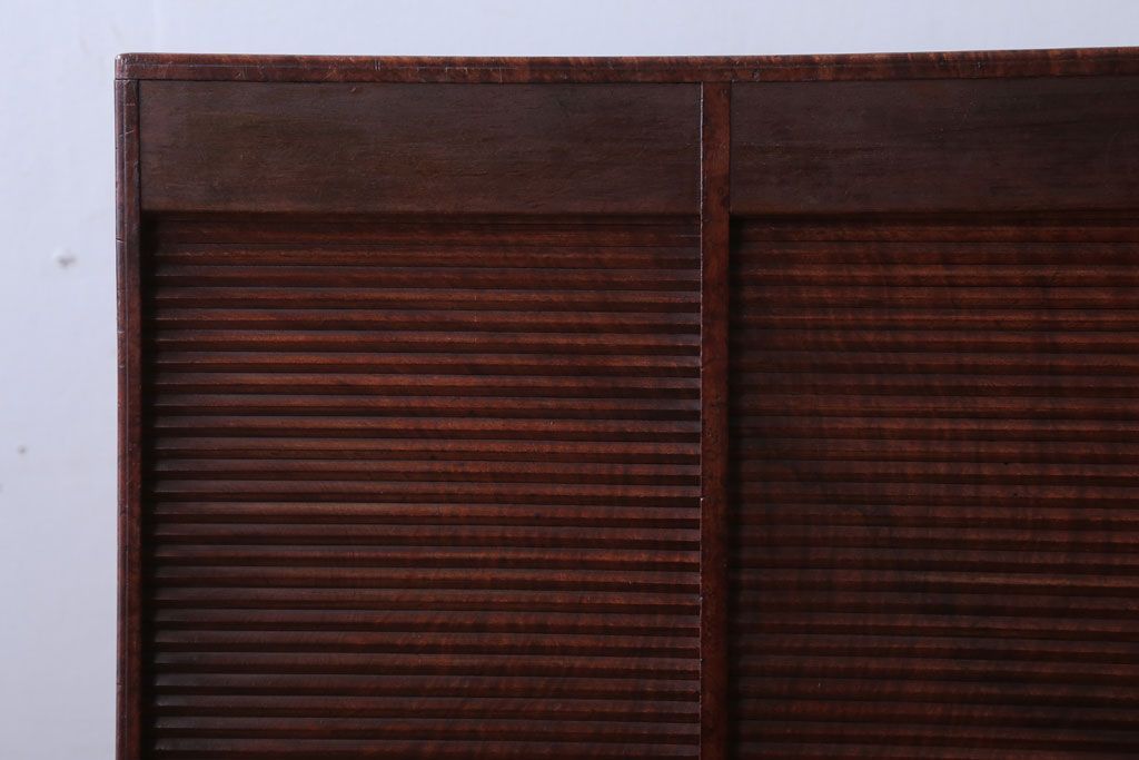 アンティーク家具　アンティーク　木製の蛇腹シャッター付小引き出し