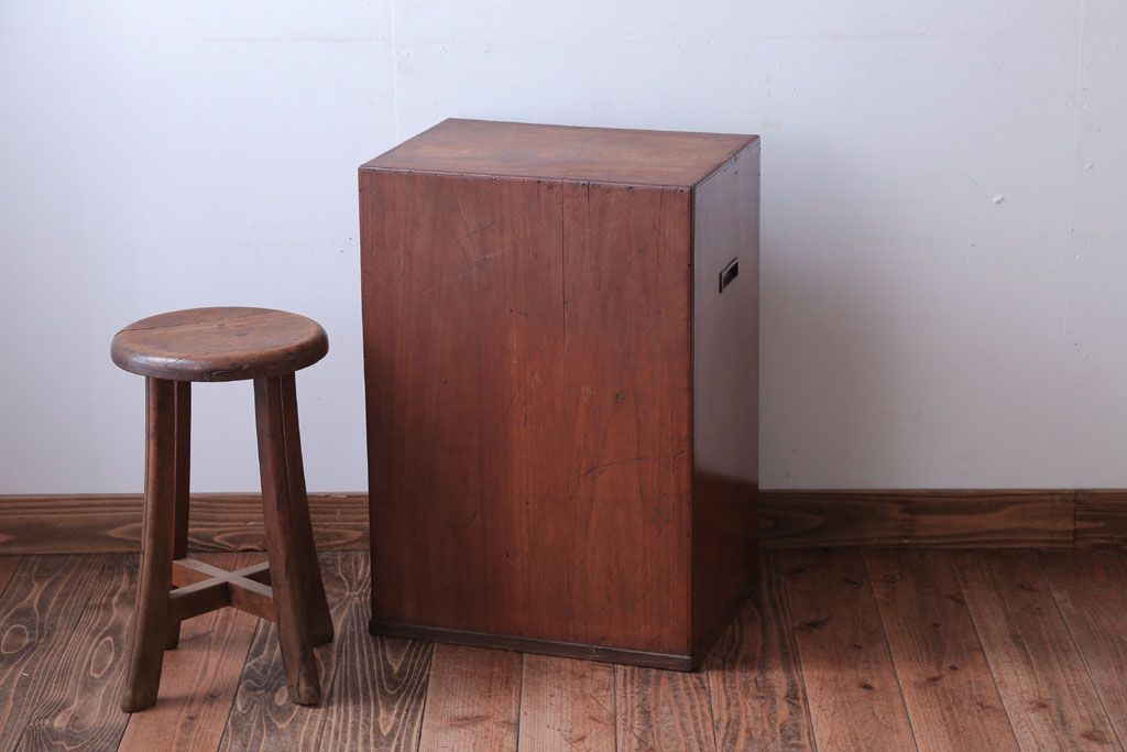 アンティーク家具　アンティーク　木製の蛇腹シャッター付小引き出し