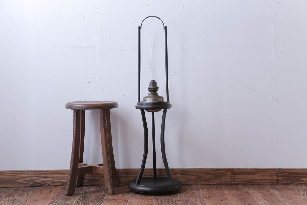 アンティーク雑貨　和製アンティーク　明治〜大正期　モダンなデザインのランプ