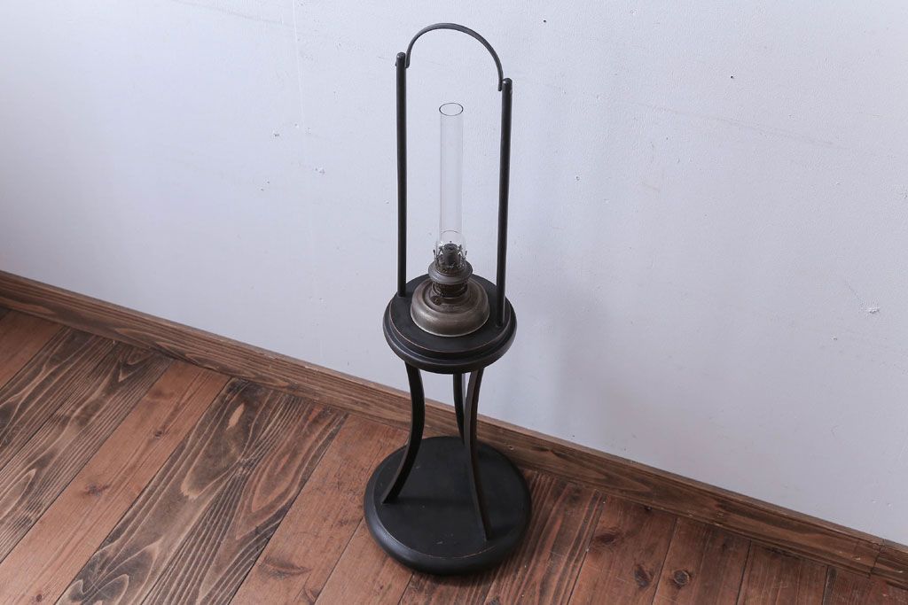 アンティーク雑貨　和製アンティーク　明治〜大正期　モダンなデザインのランプ