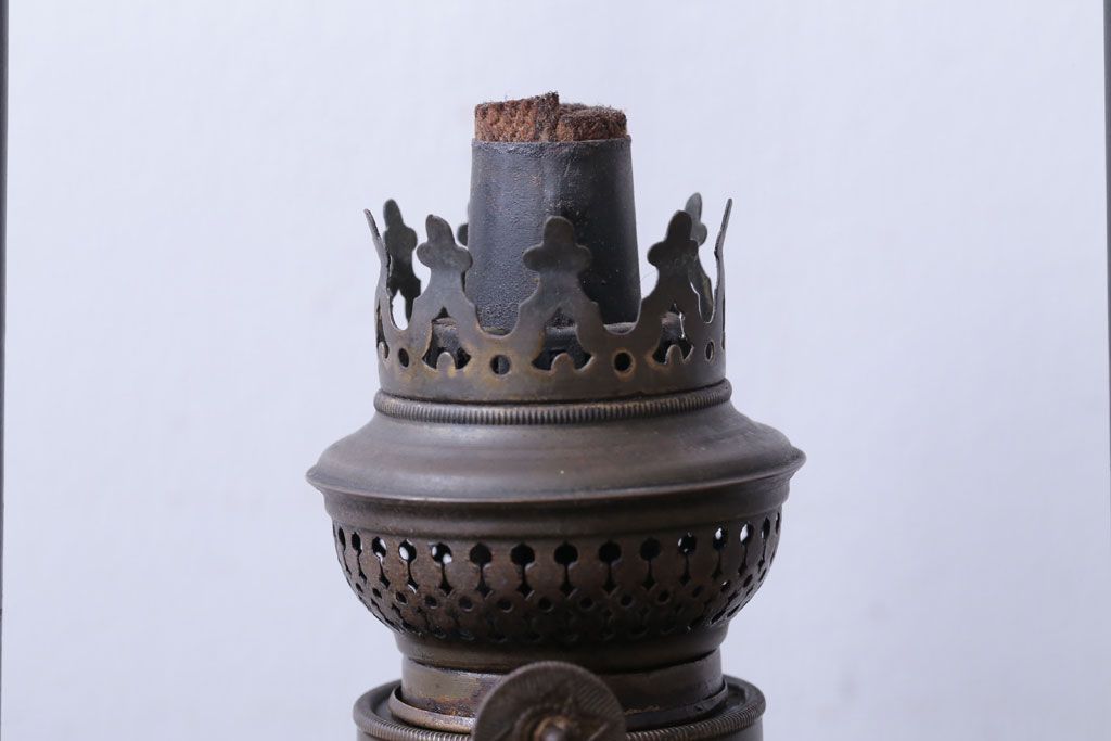 アンティーク雑貨　和製アンティーク　明治〜大正期　モダンなデザインのランプ