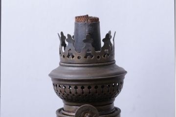 アンティーク雑貨　和製アンティーク　明治〜大正期　モダンなデザインのランプ