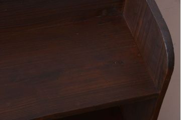 アンティーク家具　和製アンティーク　小振りでシンプルな古い木製の本棚(1)