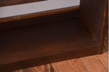 アンティーク家具　和製アンティーク　小振りでシンプルな古い木製の本棚(1)