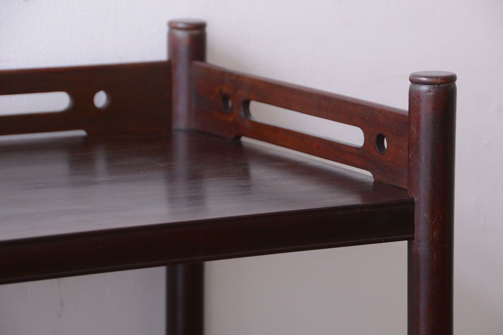 アンティーク家具　古民具・骨董　古い木製のアンティーク飾り棚