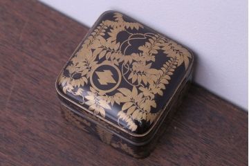 アンティーク雑貨　和製アンティーク　江戸〜明治時代　金蒔絵錫縁小箱(香合?)