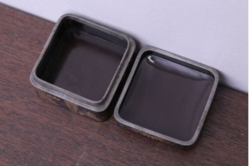 アンティーク雑貨　和製アンティーク　江戸〜明治時代　金蒔絵錫縁小箱(香合?)