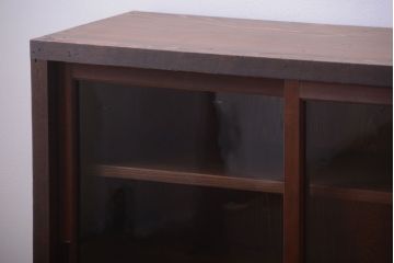 アンティーク家具　和製アンティーク　古い木製のシンプルなガラス引き戸収納棚(1)