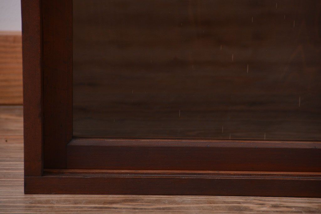 アンティーク家具　和製アンティーク　古い木製のシンプルなガラス引き戸収納棚(2)